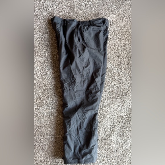 Great condition snow pants- XL - Picture 2 of 4
